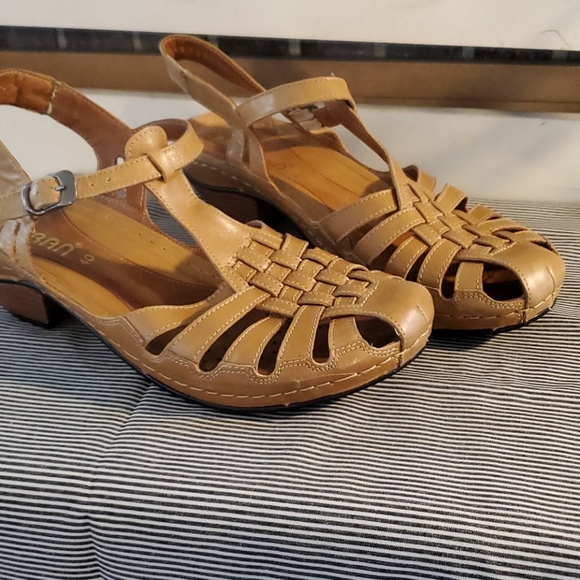 MORAN sandals.     #1654 - Picture 5 of 7